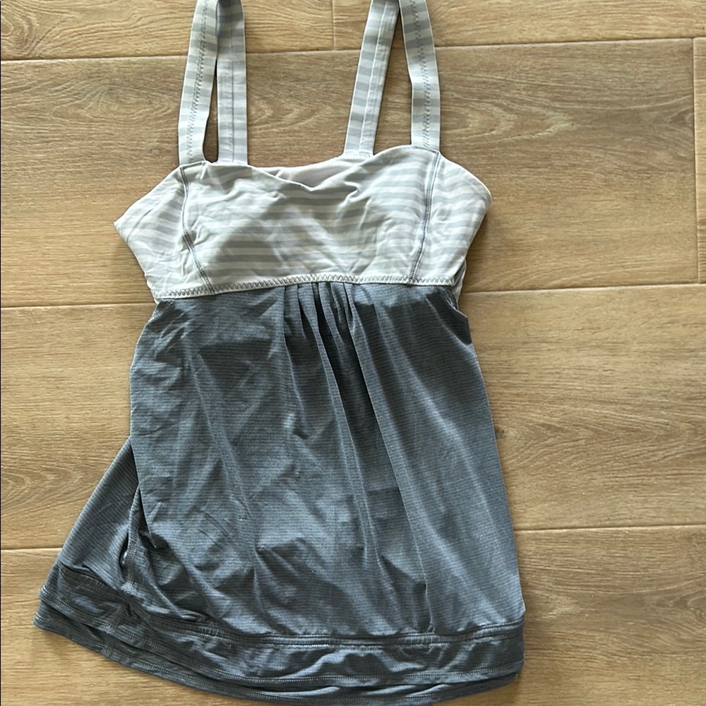 LuLulemon Women's Top